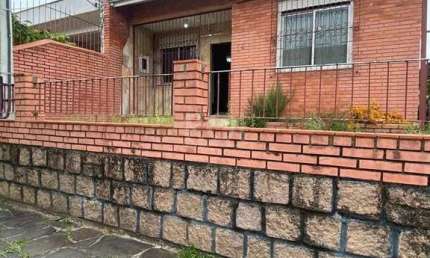 Casa com 2 quartos à venda na Rua Vinte e Quatro de Junho, 89, Passo da Areia, Porto Alegre