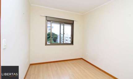 Apartamento de três dormitórios, suíte e uma vaga de garagem no bairro Santana