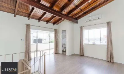 Cobertura semi mobiliada com 2 dormitórios, terraço com churrasqueira e 1 vaga de garagem no bairro Santo Antonio
