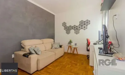 Apartamento 73m² - 2 dormitórios no centro histórico