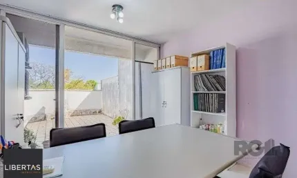 Excelente cobertura comercial de 79m² com 2 banheiros.