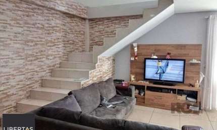 Casa de 191m² com 4 dormitórios, churrasqueira e piscina.