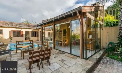 Casa 279m² - 4 dormitórios, 3 vagas no bairro Santa Tereza