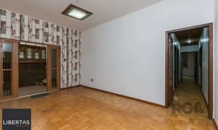 Excelente casa de 150m² com 3 dormitórios e 2 vagas.