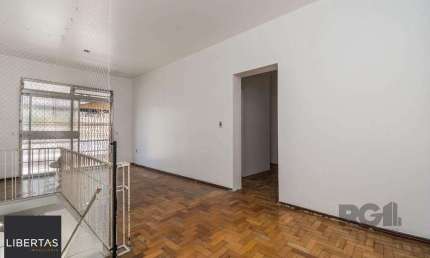 Excelente casa de 132m² com 4 dormitórios no centro histórico.