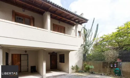 Casa em condomínio fechado com 2 quartos à venda na Avenida Guarujá, 126, Guarujá, Porto Alegre