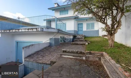 Casa com piscina em localização nobre no bairro tristeza com vista para rio guaíba.