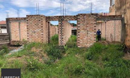 Terreno de 11x35 com projeto aprovado para duas casas de 167m2 com 3 dormitórios, amplo patio na frente e nos fundos.