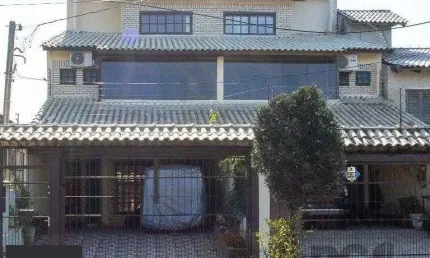 Casa com 3 quartos à venda na Rua Doutor Egydio Michaelsen, 58, Cavalhada, Porto Alegre