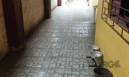 Casa com 2 quartos à venda na Rua Coronel Timóteo, 171, Camaquã, Porto Alegre