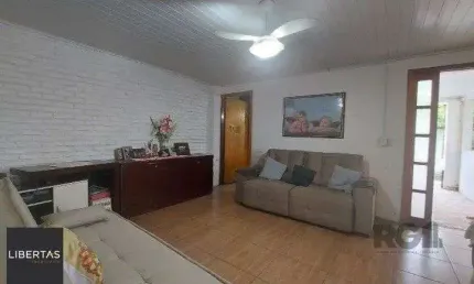 Casa com 2 quartos à venda na Rua São Sebastião do Cai, 113, Camaquã, Porto Alegre