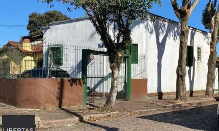 Casa com 3 quartos à venda na Rua Coronel Neves, 309, Medianeira, Porto Alegre