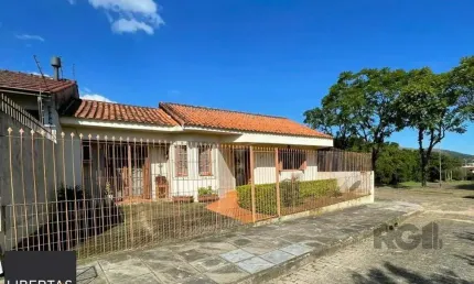 Casa com 2 quartos à venda na Rua Brigadeiro Leonardo Teixeira Collares, 15, Vila Nova, Porto Alegre