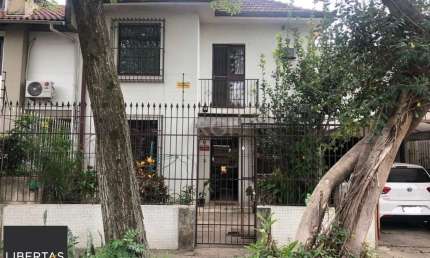 Casa para Venda - 336m², 4 dormitórios, sendo 1 suites, 2 vagas - Azenha