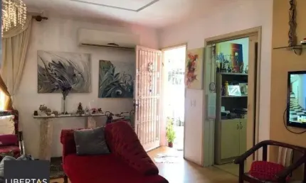 Casa para Venda - 200m², 3 dormitórios, sendo 1 suites, 2 vagas - Chácara das Pedras