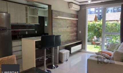Apartamento com pátio 2 quartos (1 suites) churrasqueira e vaga. Infra completa