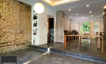 Casa Comercial para Venda - 60m², 0 dormitórios, Centro Histórico