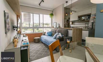 Apartamento de 2 dormitórios, 1 suíte e 1 vaga de garagem no bairro Medianeira