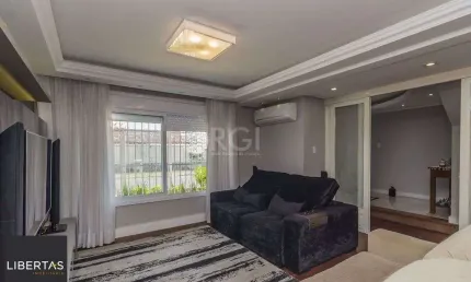 Casa à venda - 230m², 4 quartos, sendo 2 suítes, churrasqueira,  piscina e 03 vagas de garagem
