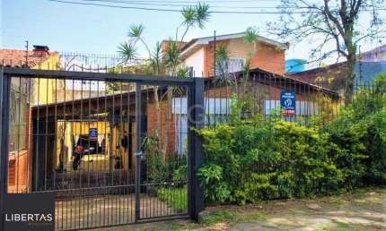 Casa para Venda - 287m², 3 dormitórios, sendo 2 suites, 4 vagas - Nonoai