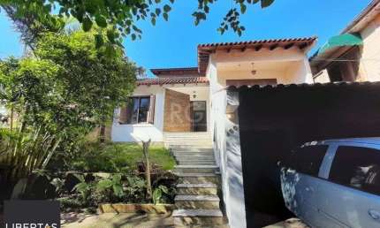 Casa para Venda - 122m², 5 dormitórios, sendo 2 suites, 2 vagas - Teresópolis
