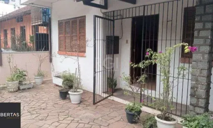 Casa para Venda - 210m², 4 dormitórios, 2 vagas - Petrópolis