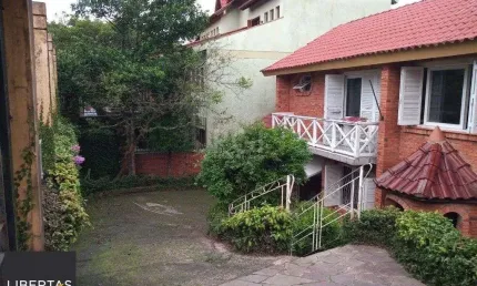 Casa para Venda - 256.87m², 3 dormitórios, sendo 1 suites, 2 vagas - Teresópolis