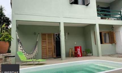 Casa para Venda - 260m², 3 dormitórios, sendo 2 suites, 2 vagas - Nonoai