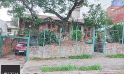 Casa para Venda - 140m², 2 dormitórios, sendo 1 suites, 2 vagas - Medianeira