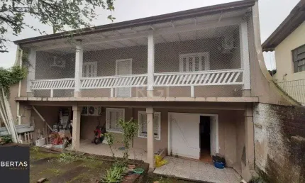Casa para Venda - 120m², 2 dormitórios, 4 vagas - Cavalhada