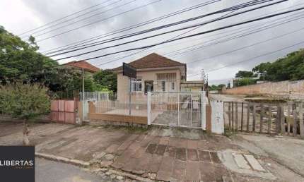 Casa para Venda - 200m², 8 dormitórios, 5 vagas - Teresópolis