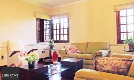 Casa para Venda - 300m², 4 dormitórios, sendo 1 suites, 4 vagas - Coronel Aparício Borges