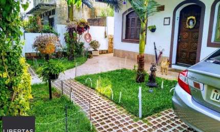 Casa para Venda - 240m², 3 dormitórios, 3 vagas - Teresópolis