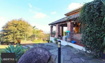 Casa para Venda - 269.06m², 4 dormitórios, sendo 2 suites, 5 vagas - Teresópolis