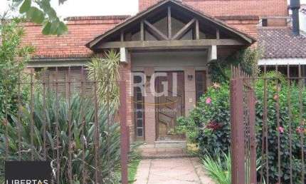 Casa para Venda - 260m², 3 dormitórios, sendo 1 suites, 7 vagas - Nonoai