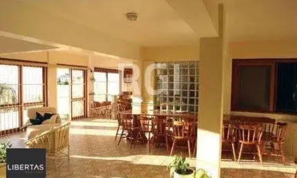 Casa para Venda - 485m², 3 dormitórios, sendo 1 suites, 4 vagas - Teresópolis