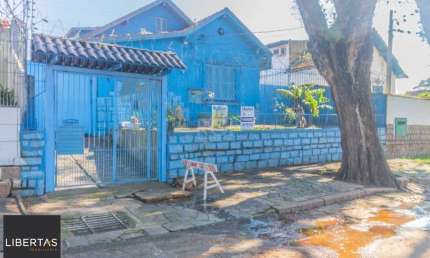 Casa para Venda - 165m², 3 dormitórios, 4 vagas - Santa Tereza