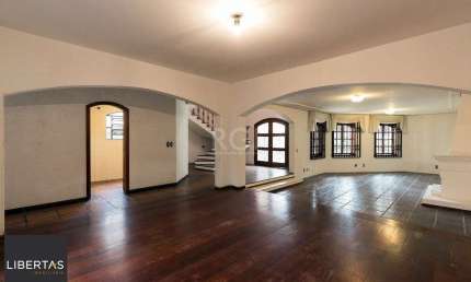 Casa para Venda - 430m², 4 dormitórios, sendo 1 suites, 5 vagas - Cristal