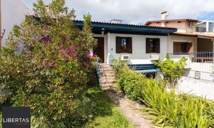 Casa para Venda - 202m², 3 dormitórios, sendo 1 suites, 2 vagas - Cristal