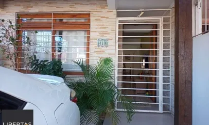 Casa para Venda - 131.92m², 2 dormitórios, sendo 2 suites, Guarujá