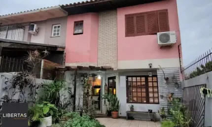 Casa para Venda - 116.48m², 3 dormitórios, sendo 1 suites, 2 vagas - Guarujá