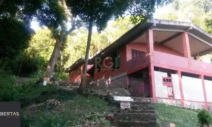 Sítio para Venda - 240m², 3 dormitórios, sendo 2 suites, 6 vagas - Ponta Grossa
