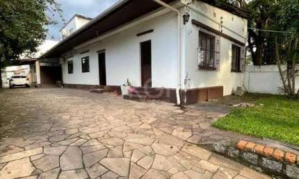 Casa para Venda - 594m², 2 dormitórios, 6 vagas - Vila João Pessoa