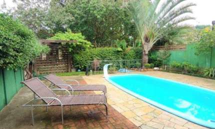 Casa para Venda - 179m², 3 dormitórios, sendo 1 suites, 5 vagas - Hípica