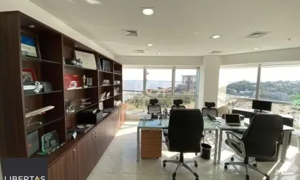 Salas Comerciais no nono andar , Imóvel MOBILIADO com 82,82 m2