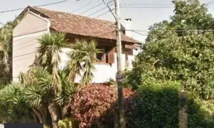 Casa para Venda - 350m², 3 dormitórios, sendo 1 suites, 6 vagas - Tristeza