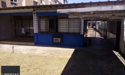 Casa para Venda - 200m², 3 dormitórios, 8 vagas - Cristal