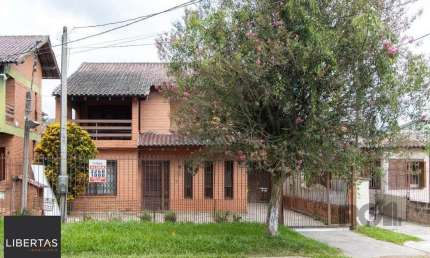 Casa para Venda - 205.5m², 3 dormitórios, sendo 2 suites, 3 vagas - Vila Nova