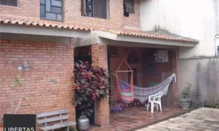 Casa para Venda - 238m², 4 dormitórios, sendo 1 suites, 2 vagas - Medianeira