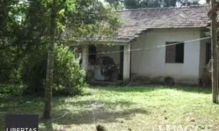 Sítio para Venda com 5000m² e 3 dormitórios no bairro Lami